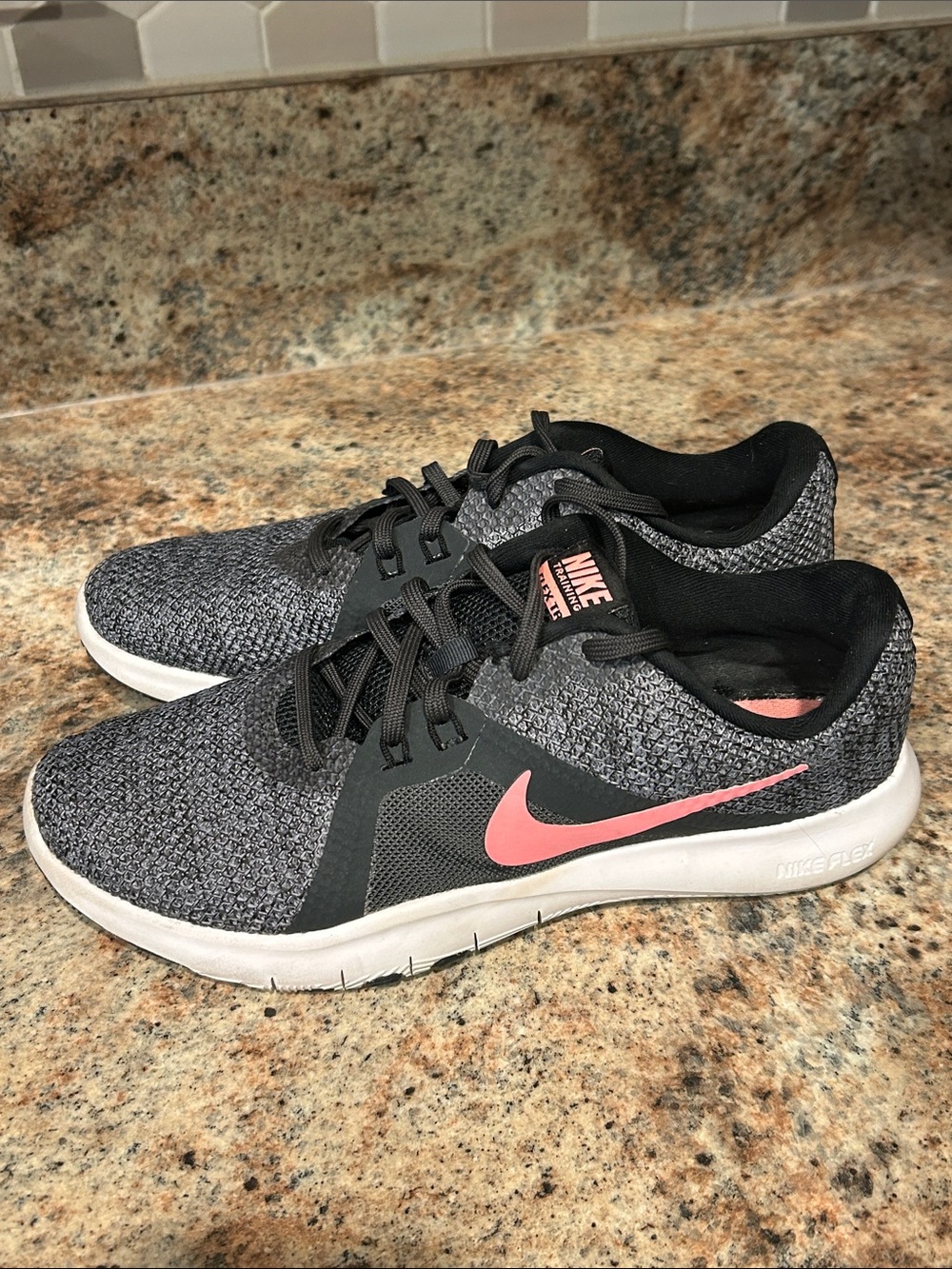 Nike Flex Trainer 8 Gray Knit Running/Athletic Shoes w/Pink Swoosh Women’s 8